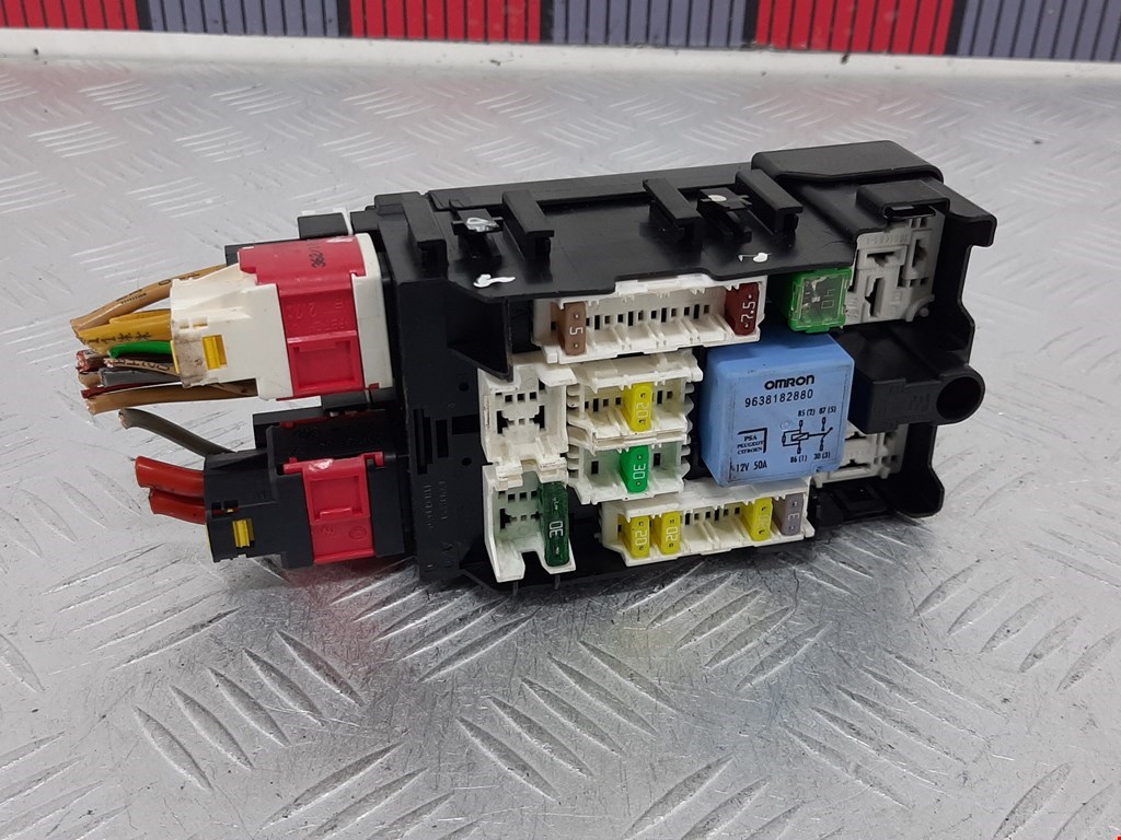 Датчик уровня в бачок омывателя CITROEN C4 II 2010-н.в.