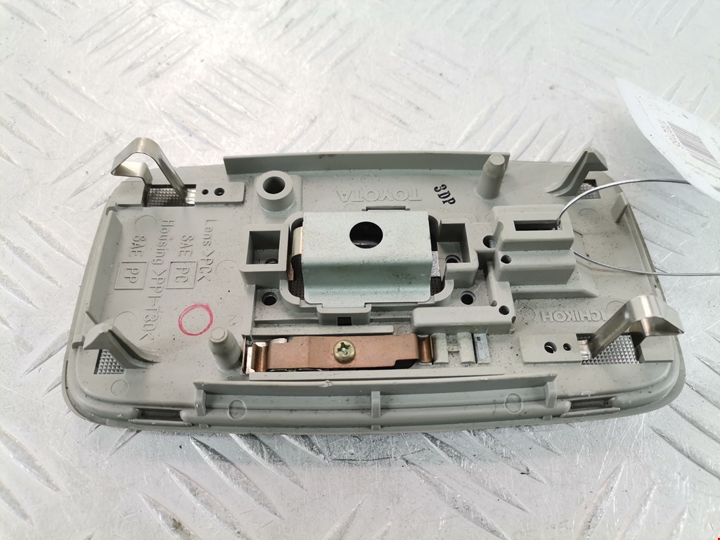 Плафон салонный (салона фонарь) LEXUS RX 300\330\350\400H 2003-2009