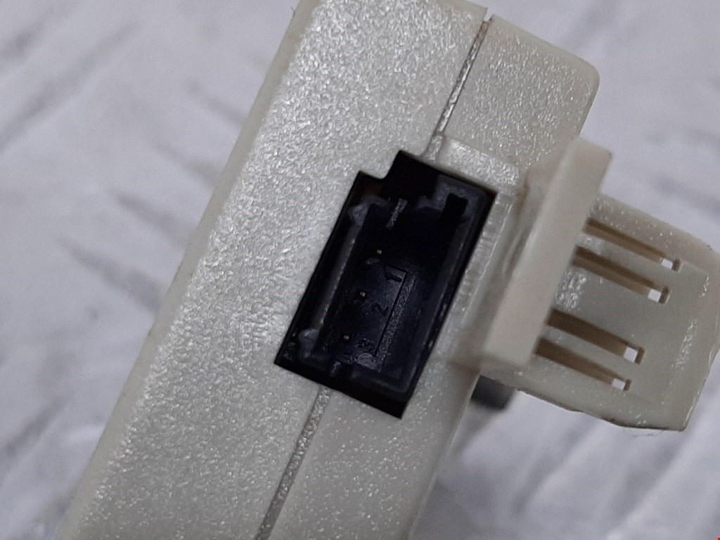 Усилитель антенны LAND ROVER Range Rover Sport 2005-2013