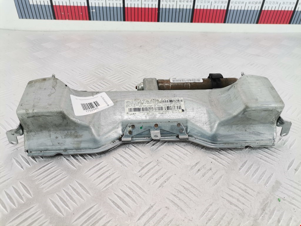Подушка безопасности нижняя (для колен) MERCEDES-BENZ C-Class C-klasse W204 2007-2015