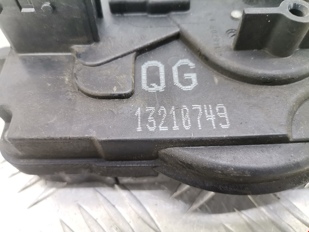 Замок двери передней правой OPEL Astra H/Family 2004-2015