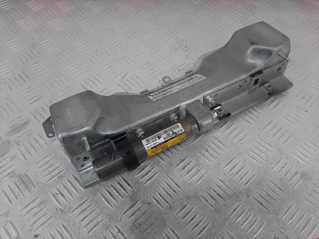 Подушка безопасности нижняя (для колен) MERCEDES-BENZ C-Class C-klasse W204 2007-2015