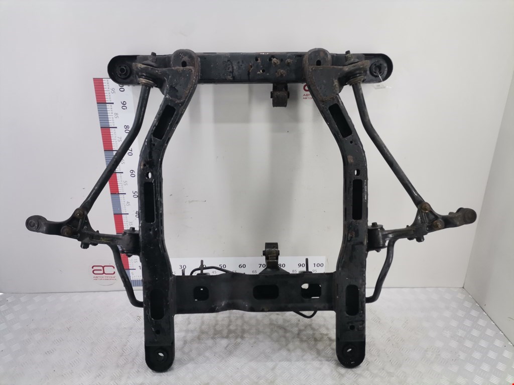 Балка передняя подрамник Kia Carnival (Sedona) 1 (UP/GQ) (1998-2006)