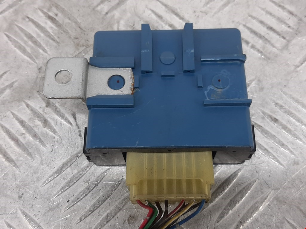 Усилитель антенны MITSUBISHI Pajero Sport 1998-2008