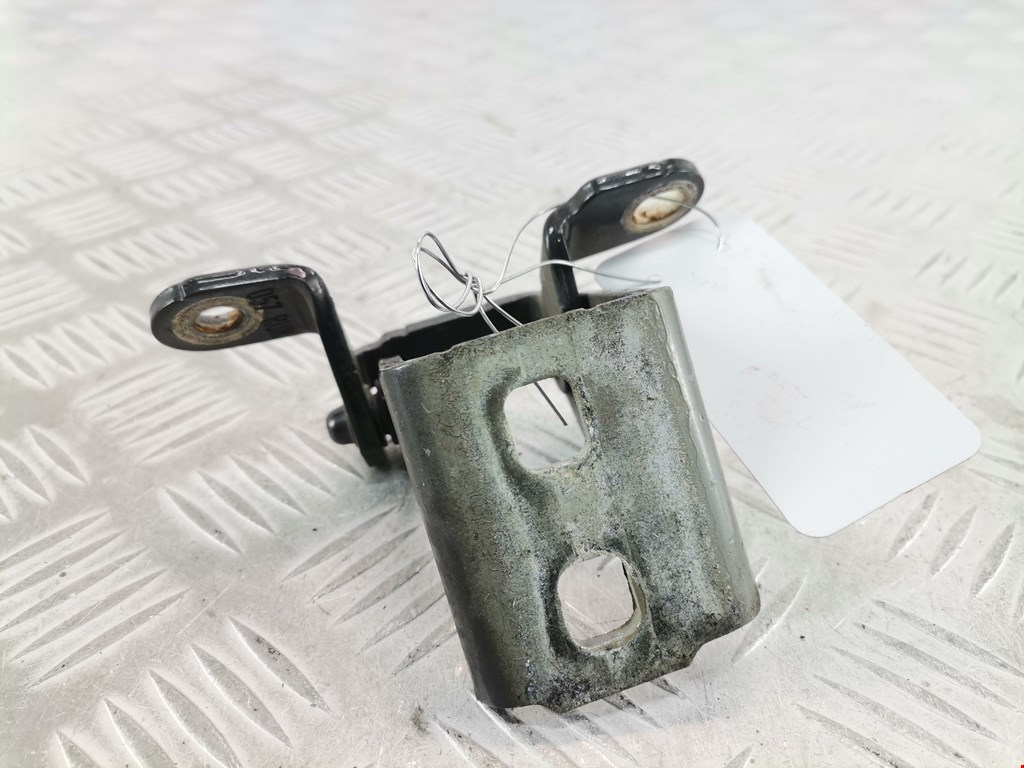 Петля двери задней правой Opel Insignia 1 (2008-2017)