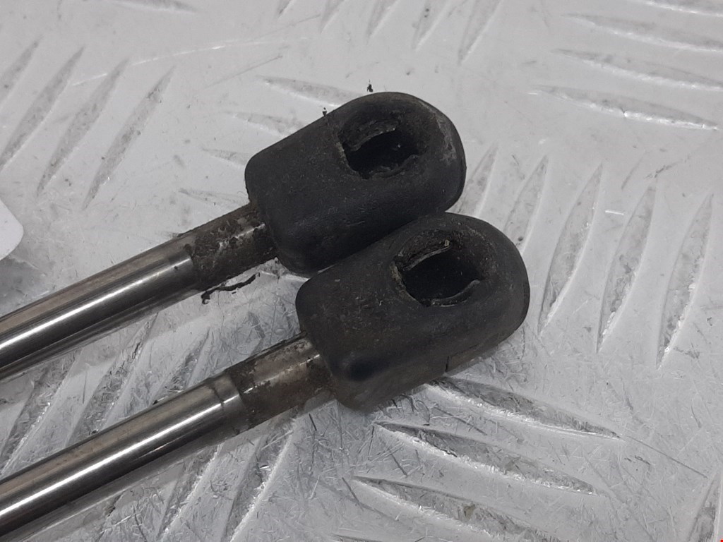 Амортизатор капота левый=правый AUDI A8 D3 2003-2010