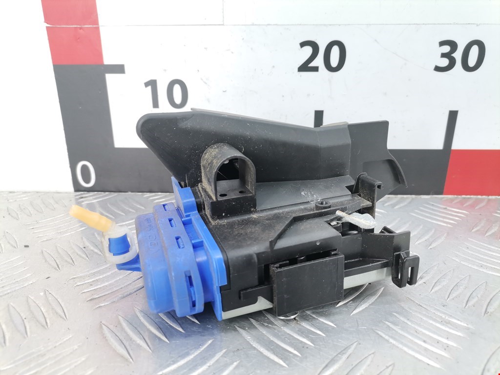 Замок двери задней правой AUDI A4 B5 1995-2001