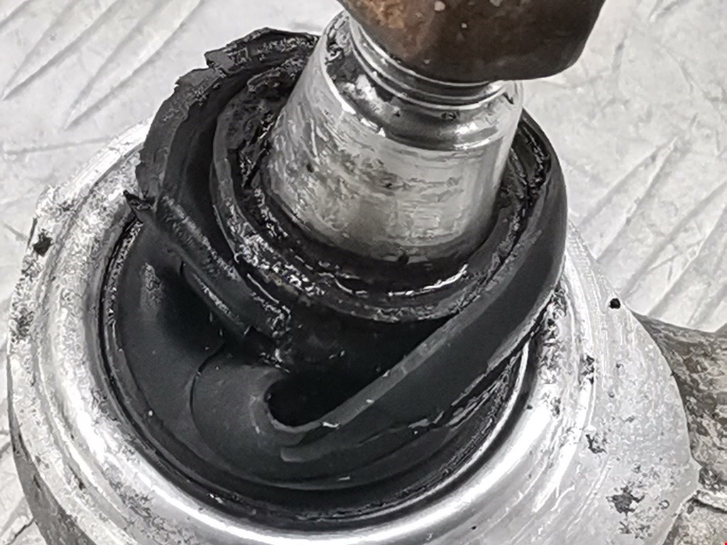 Рычаг передний левый MERCEDES-BENZ C-Class C-klasse W204 2007-2015