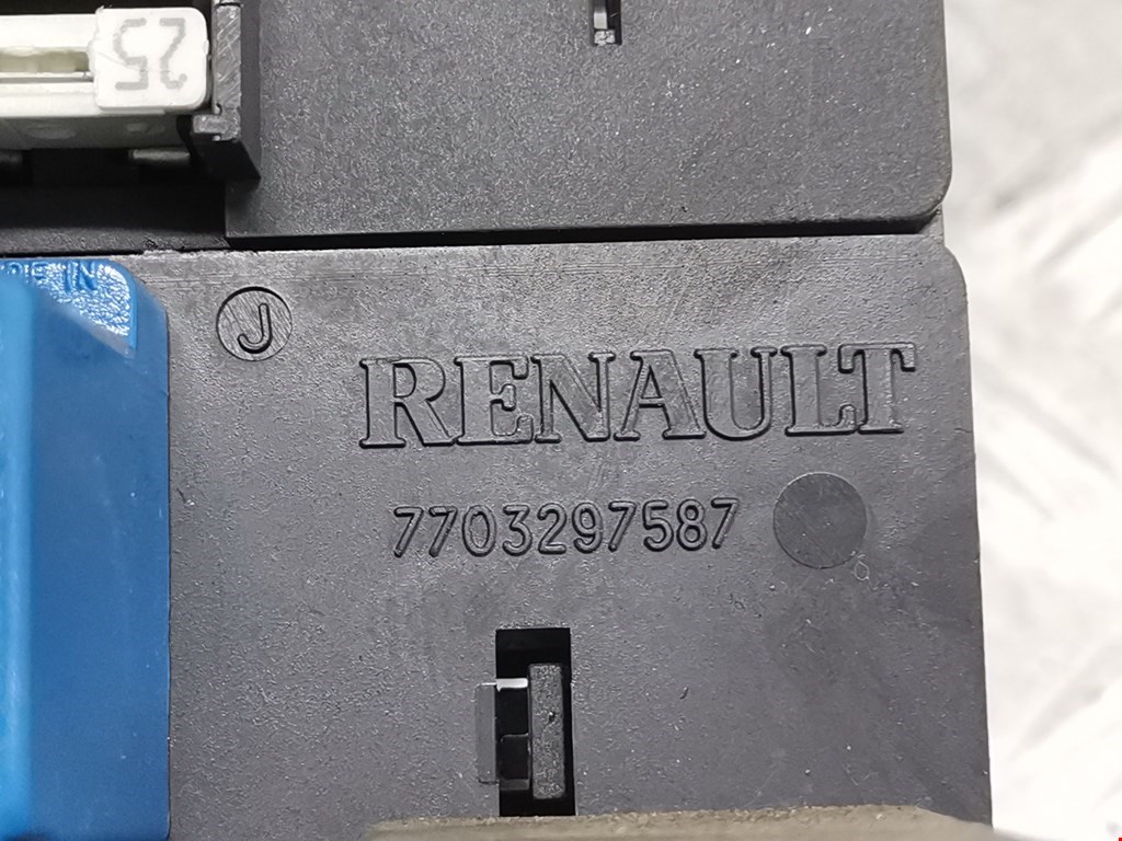 Датчик уровня в бачок омывателя RENAULT Master 1998-2010