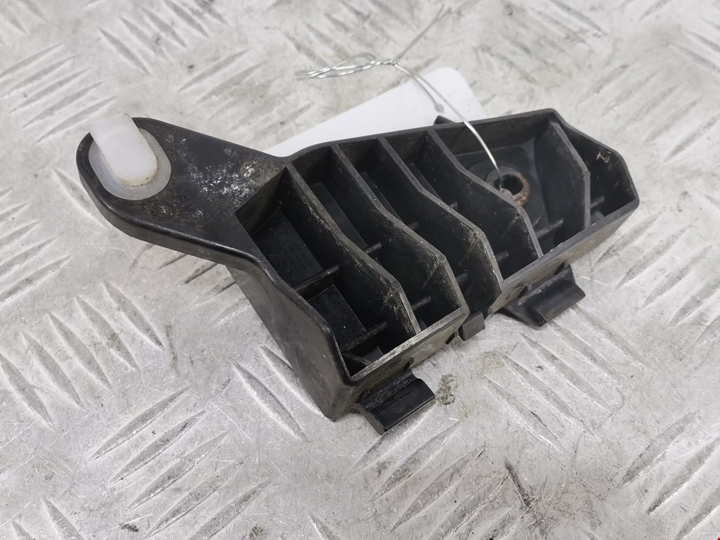 Кронштейн (крепление) заднего бампера правый Lexus RX 2 (XU30) (2003-2009)