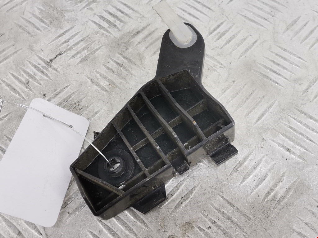 Кронштейн (крепление) заднего бампера левый Lexus RX 2 (XU30) (2003-2009)