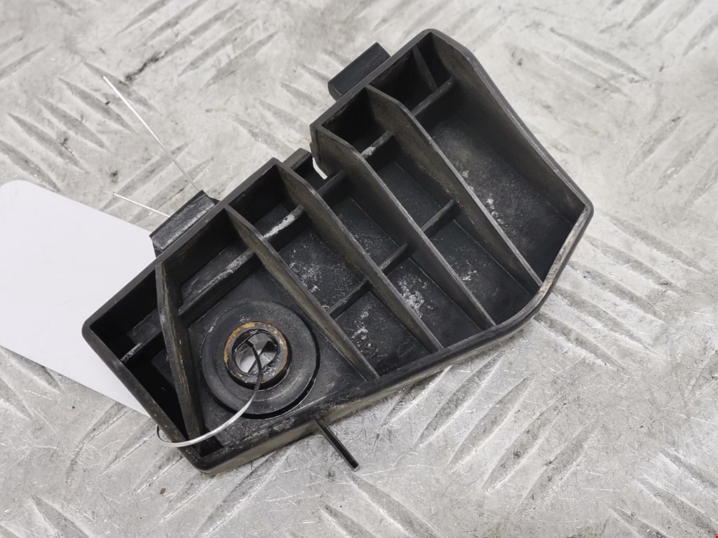 Кронштейн (крепление) заднего бампера правый Lexus RX 2 (XU30) (2003-2009)