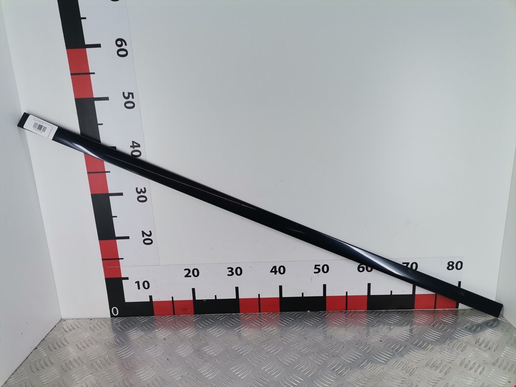 Накладка декоративная (молдинг) двери передней правой Audi A6 C5 (1997-2005)