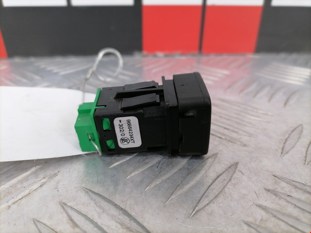 Кнопка антипробуксовочной системы CITROEN C4 II 2010-н.в.