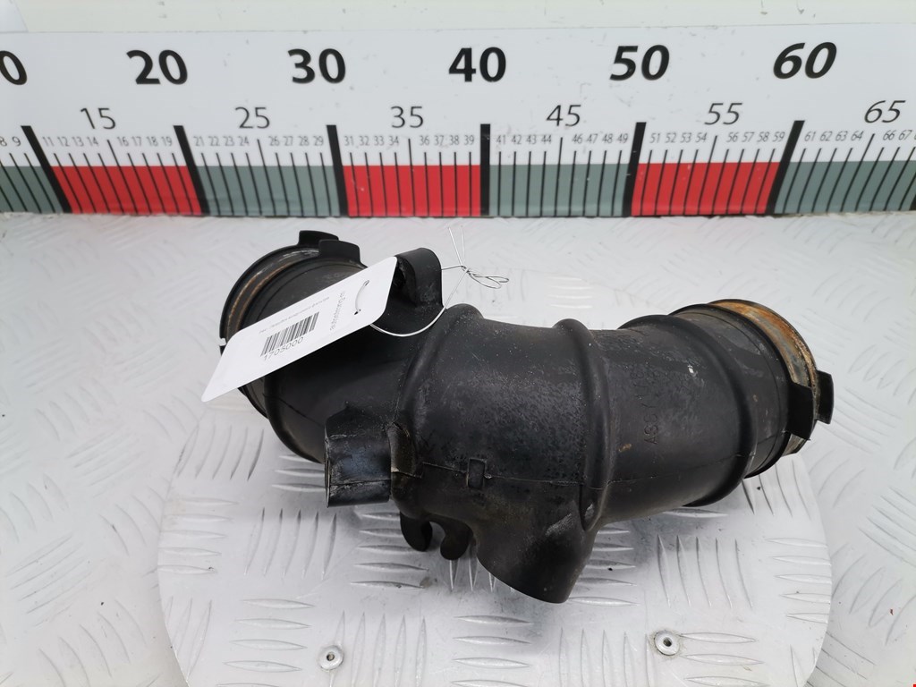 Патрубок воздушного фильтра TOYOTA RAV 4 XA20 2000-2005