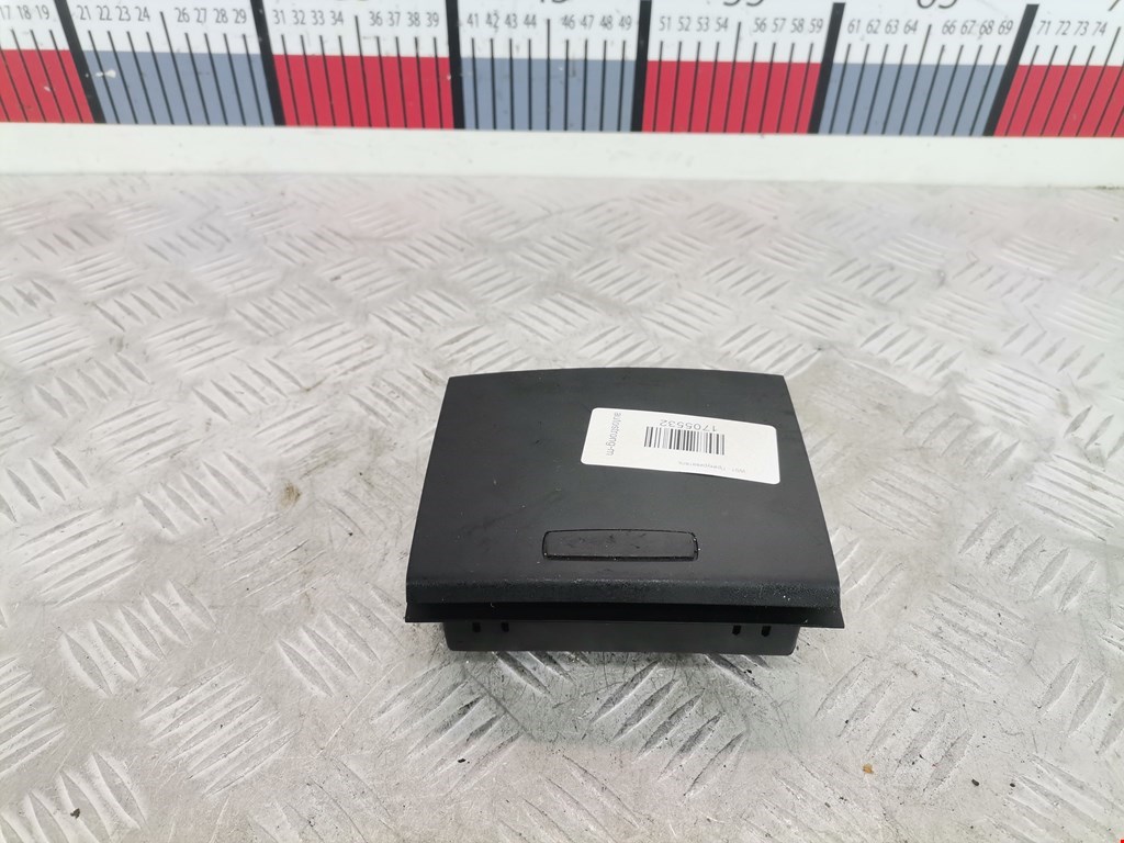 Гнездо (розетка) прикуривателя BMW X3 (E83) (2003-2010)