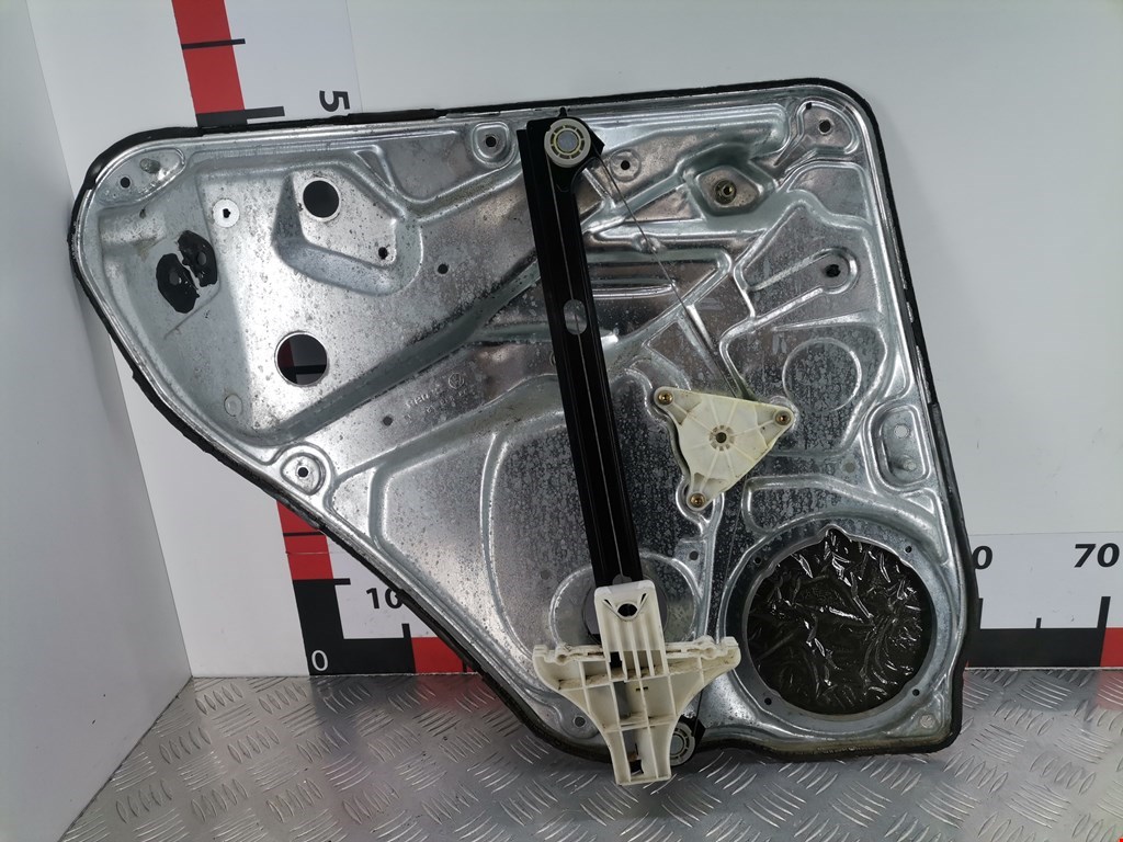 Стеклоподъемник задний правый VOLKSWAGEN Passat B5 1997-2005