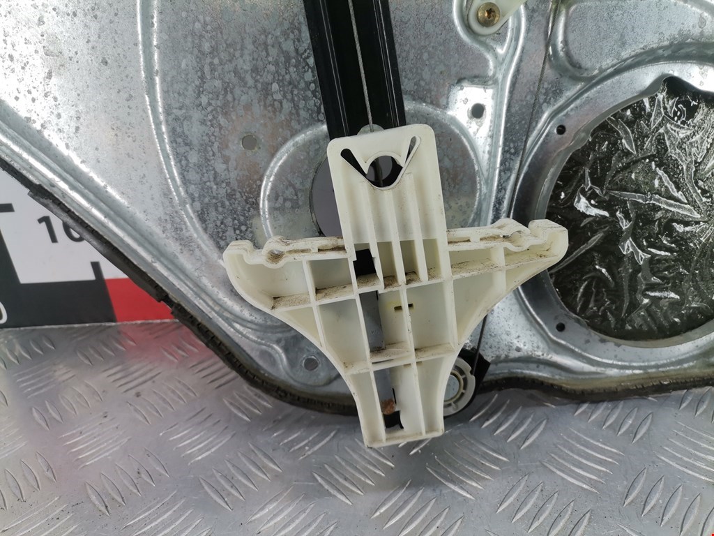 Стеклоподъемник задний правый VOLKSWAGEN Passat B5 1997-2005