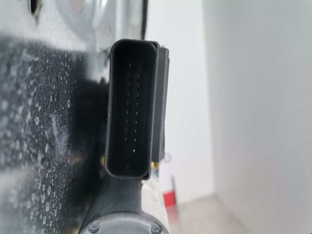 Стеклоподъемник задний правый VOLKSWAGEN Passat B5 1997-2005