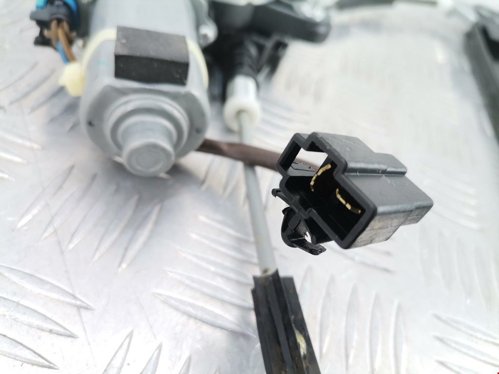 Стеклоподъемник передний правый CHEVROLET Spark 2010-2015