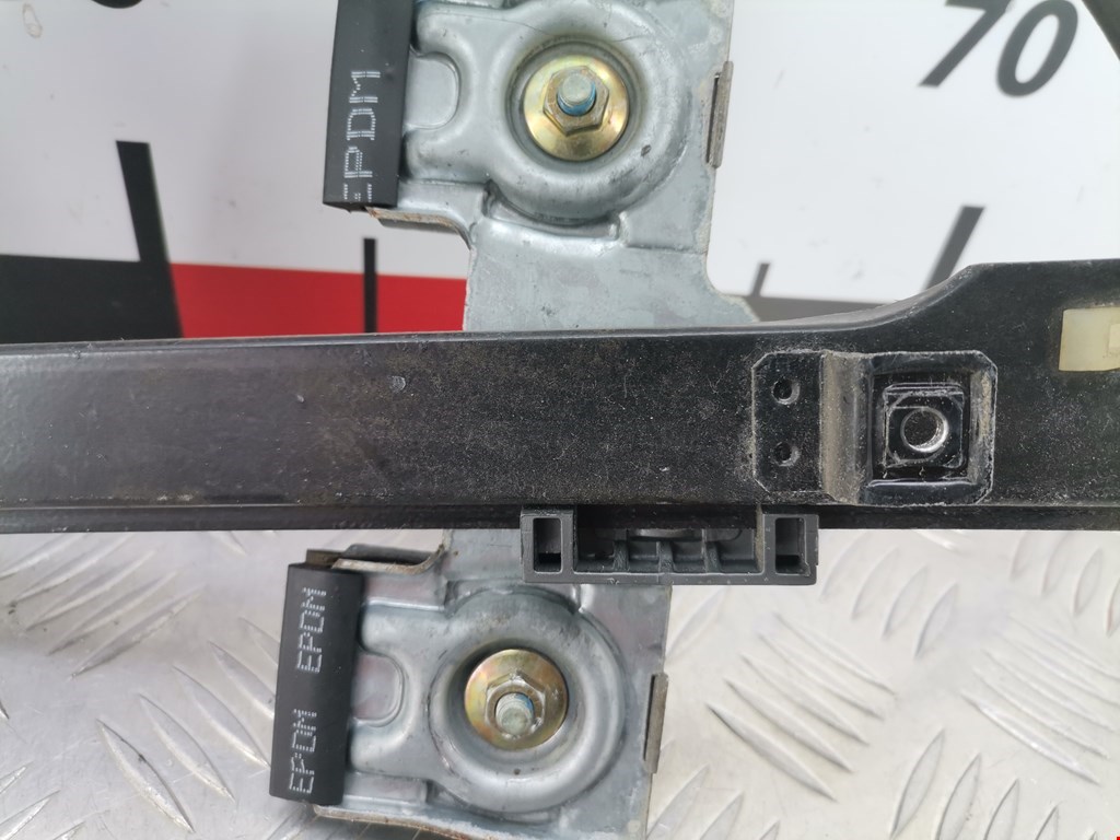 Стеклоподъемник задний левый VOLKSWAGEN Golf III 1991-1997