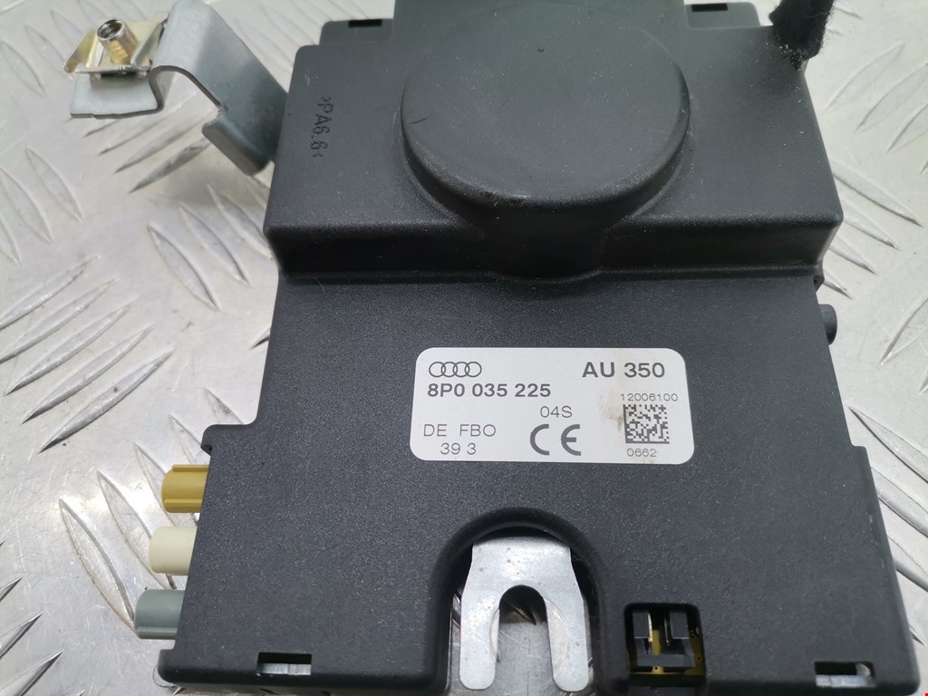 Усилитель антенны AUDI A3 8P 2003-2013