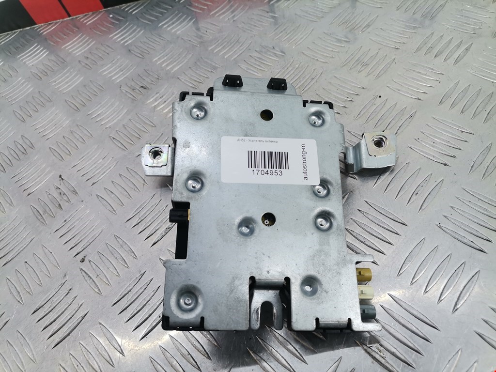 Усилитель антенны AUDI A3 8P 2003-2013