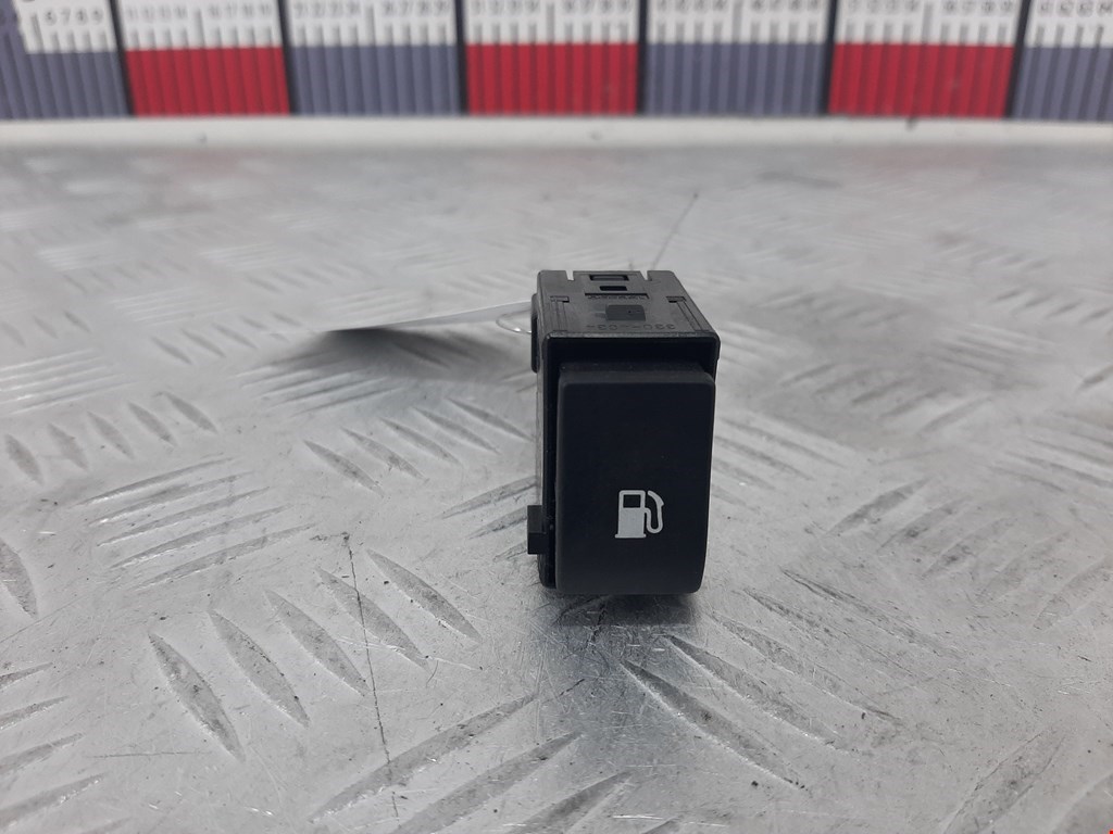 Кнопка открытия лючка бензобака Lexus RX 3 (AL10) (2008-2015)