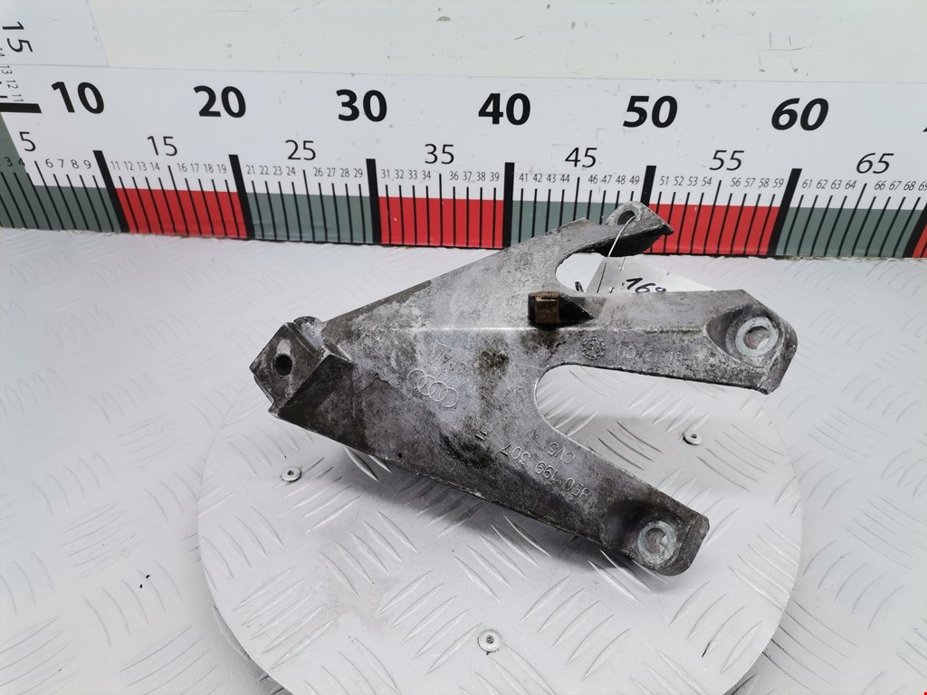 Кронштейн (крепление лапа) двигателя Audi A4 B6 (2000-2006)