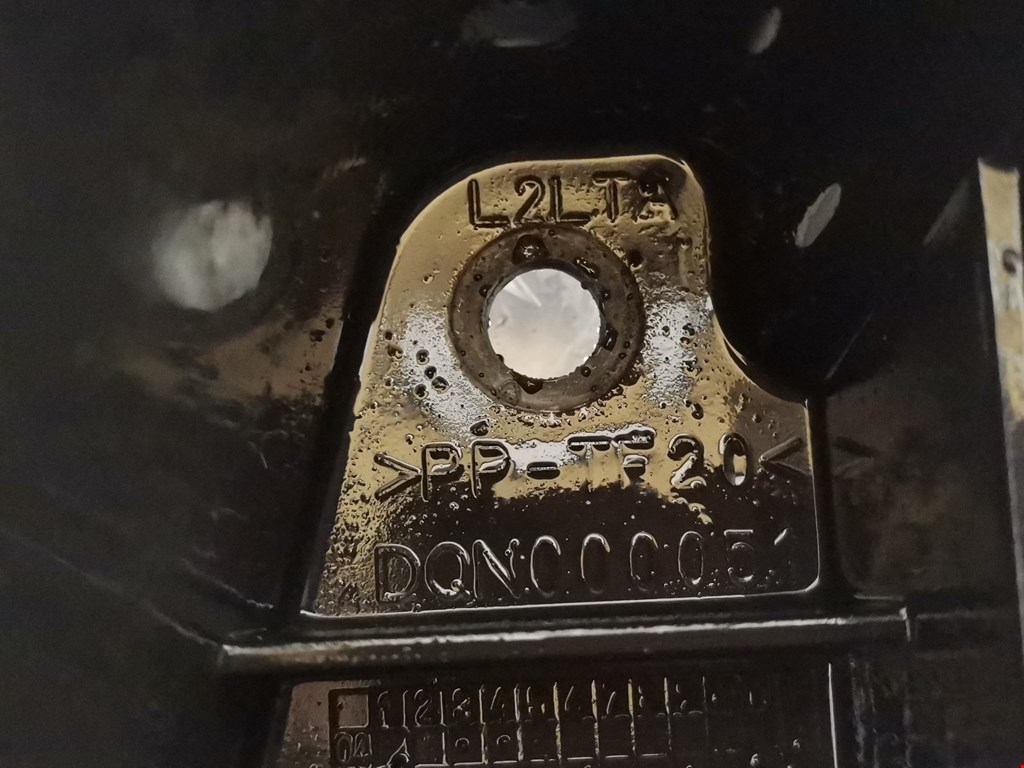 Кронштейн заднего бампера левый правый LAND ROVER Range Rover Sport 2005-2013