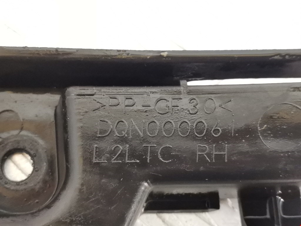 Кронштейн заднего бампера левый правый LAND ROVER Range Rover Sport 2005-2013