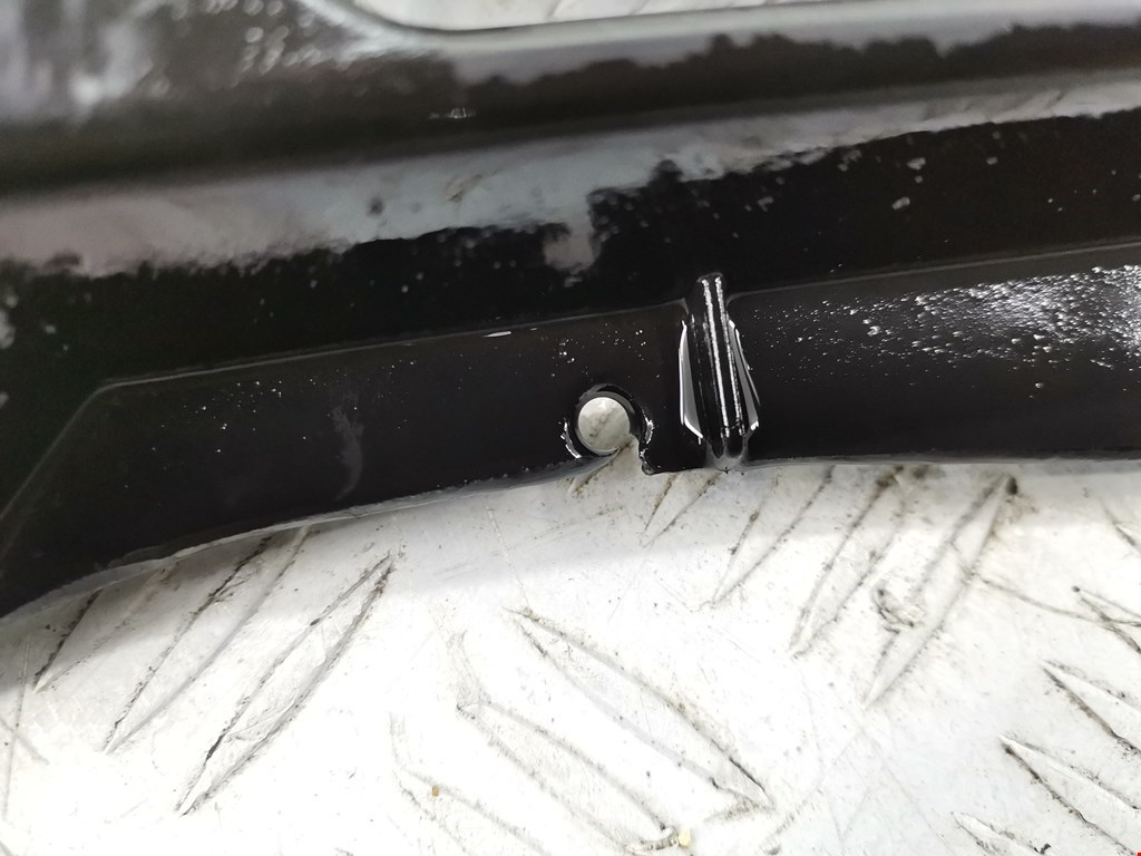 Кронштейн заднего бампера центральный LAND ROVER Range Rover Sport 2005-2013