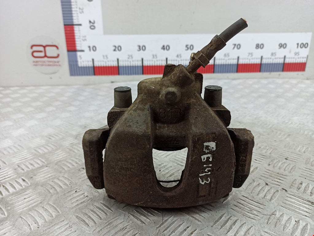 Суппорт передний левый Ford Focus 2 (2004-2011)