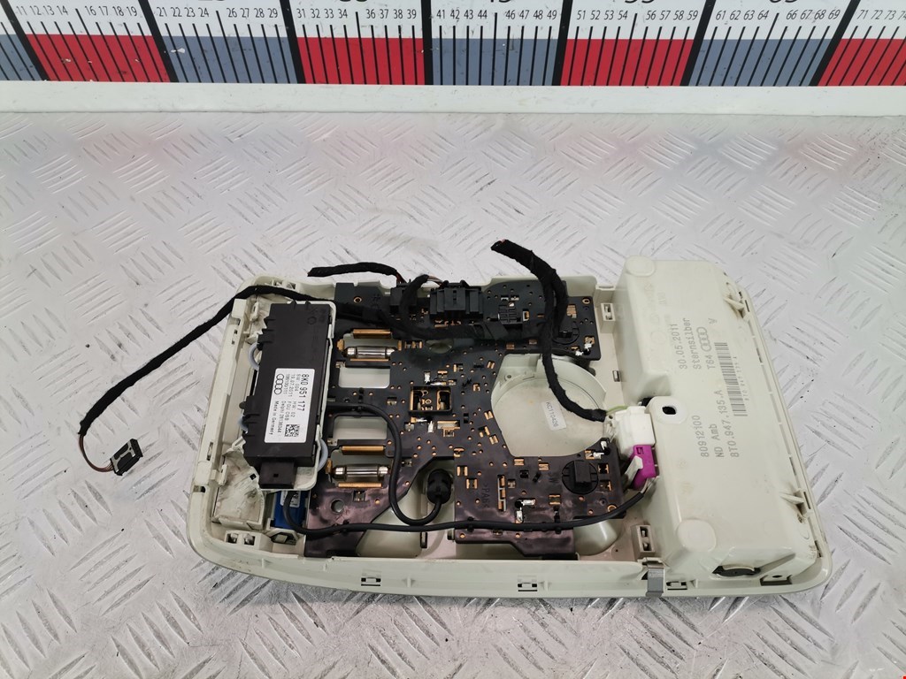 Плафон салонный (салона фонарь) AUDI A4 B8 2007-2015