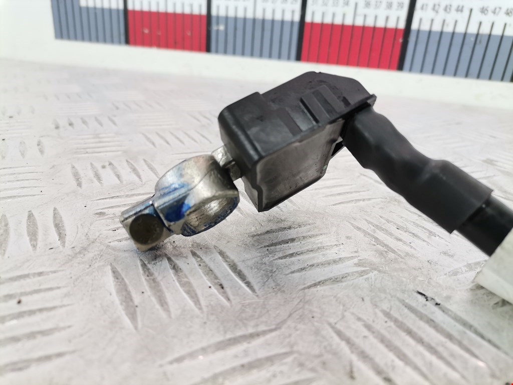 Клемма аккумулятора (минус) - AUDI A4 B8 2007-2015