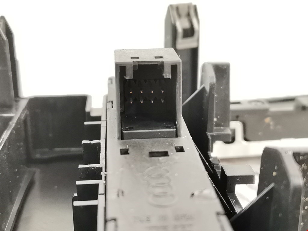 Кнопка антипробуксовочной системы AUDI A4 B8 2007-2015