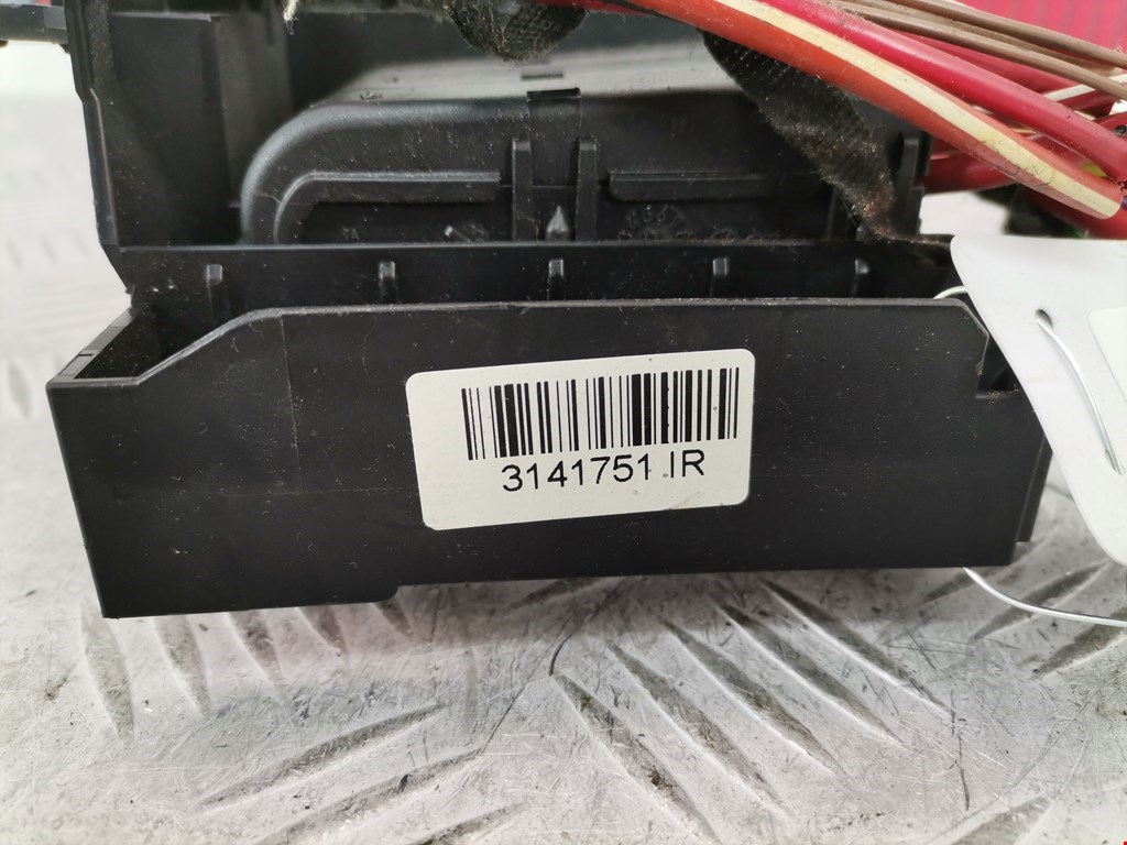 Датчик уровня в бачок омывателя AUDI A4 B8 2007-2015