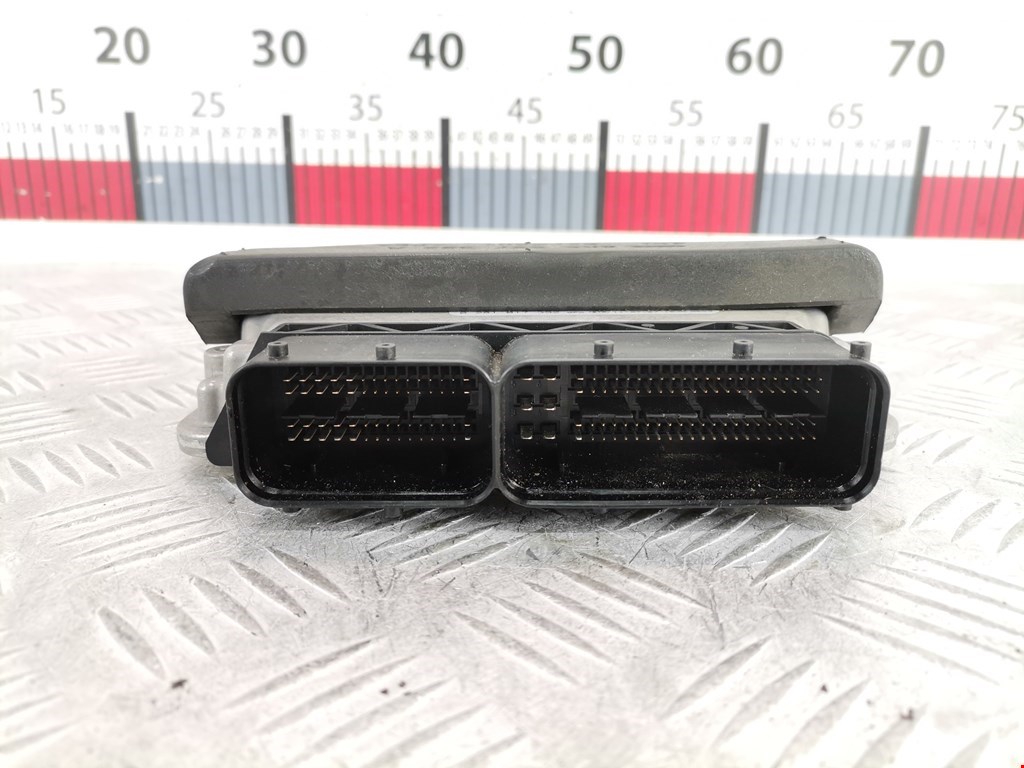 Блок управления двигателя (ЭБУ) AUDI A4 B8 2007-2015