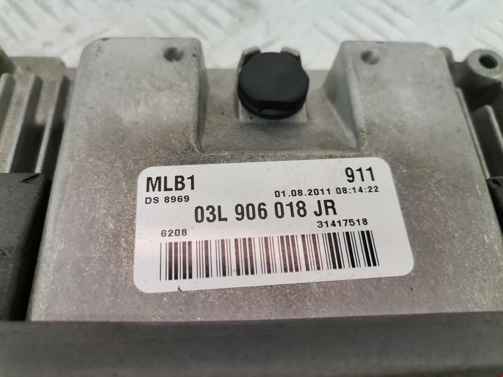 Блок управления двигателя (ЭБУ) AUDI A4 B8 2007-2015