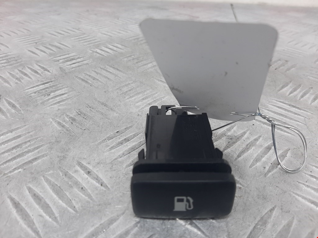 Кнопка открытия лючка бензобака Lexus RX 1 (XU10) (1997-2003)