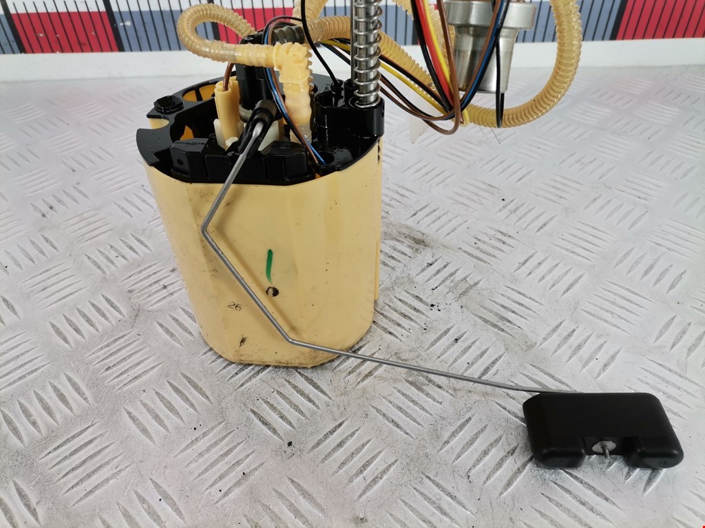 Датчик уровня топлива AUDI A4 B8 2007-2015