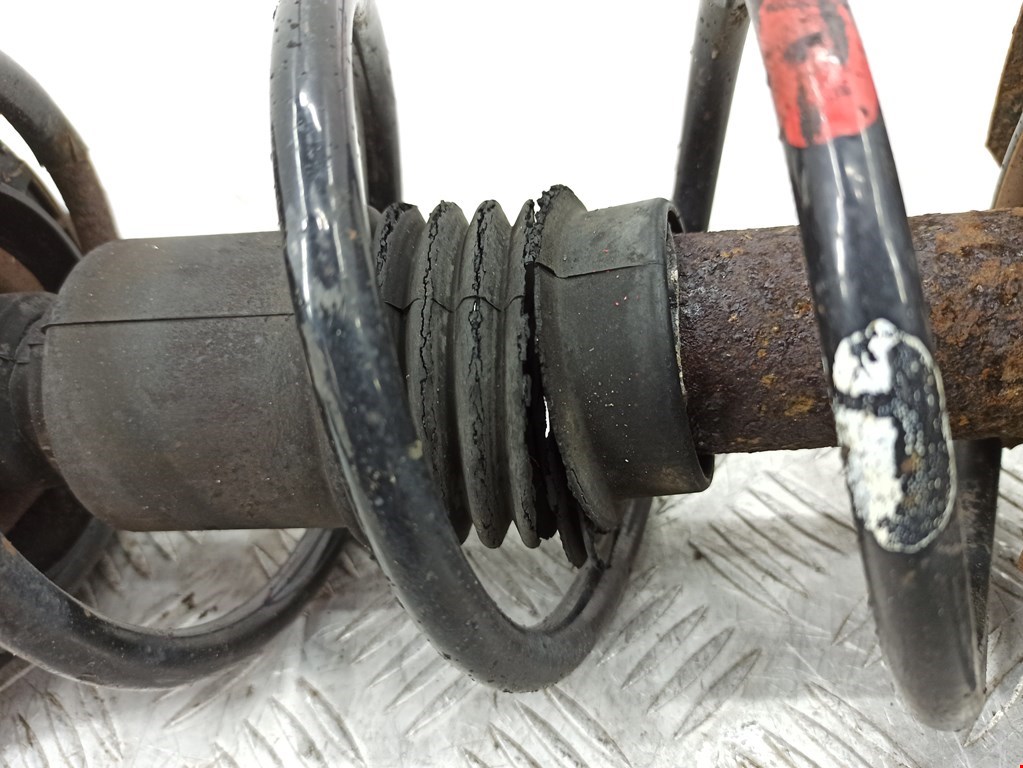 Амортизатор передний правый NISSAN Micra K12 2003-2010