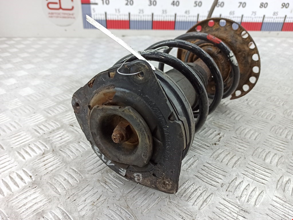 Амортизатор передний правый NISSAN Micra K12 2003-2010