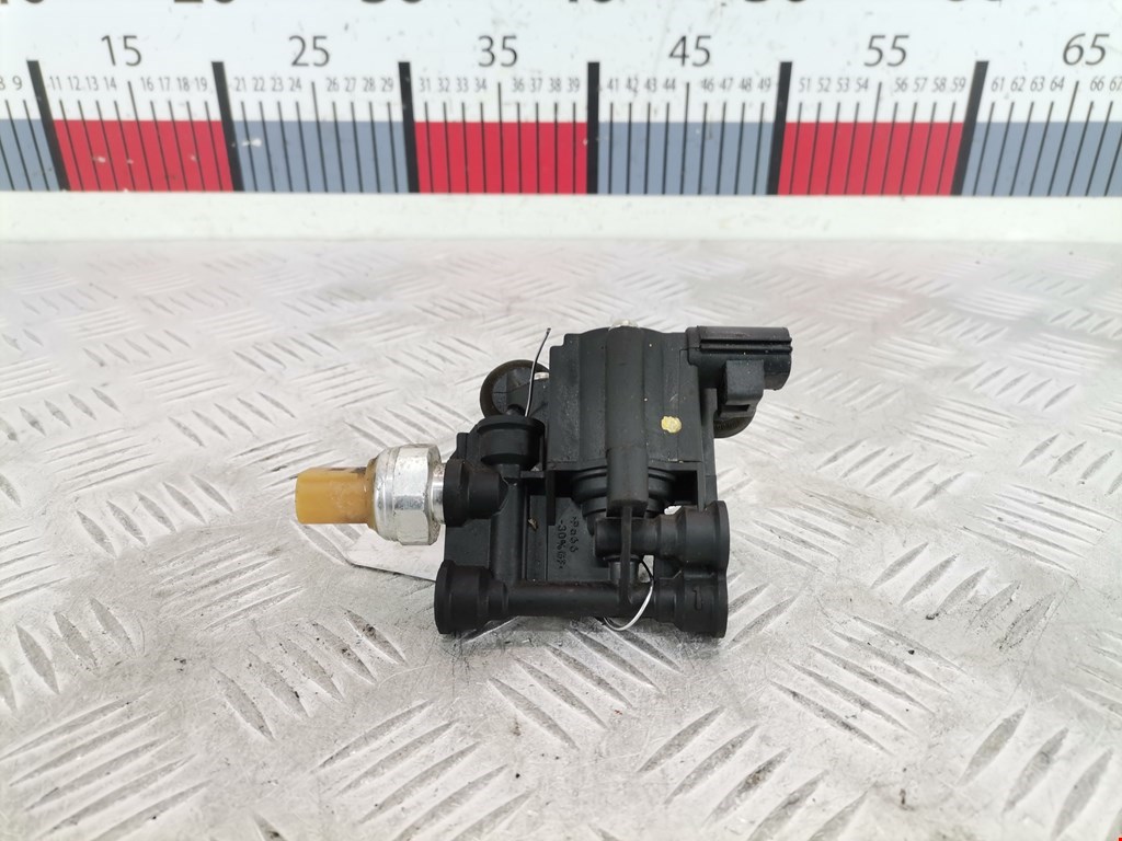 Блок клапанов пневмоподвески Land Rover Range Rover Sport 1 (2005-2013)