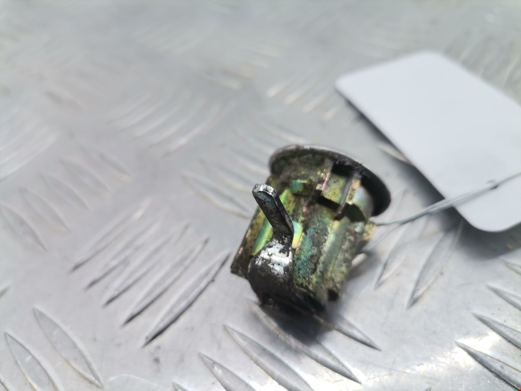 Вставка замка багажника MITSUBISHI L300 1986-1999