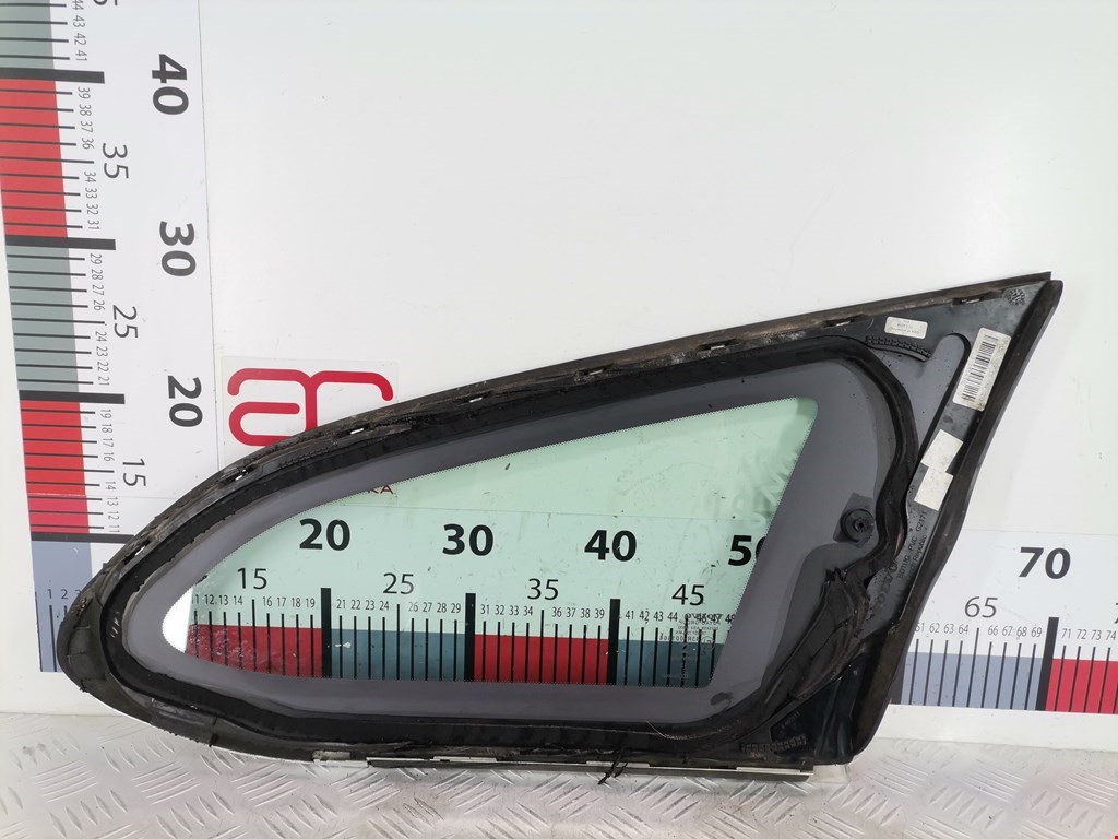 Стекло кузовное глухое левое VOLVO V60 2010-2018