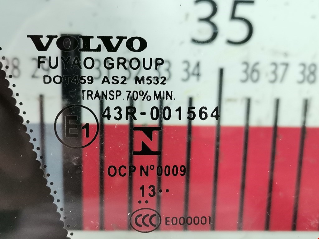 Стекло кузовное глухое левое VOLVO V60 2010-2018