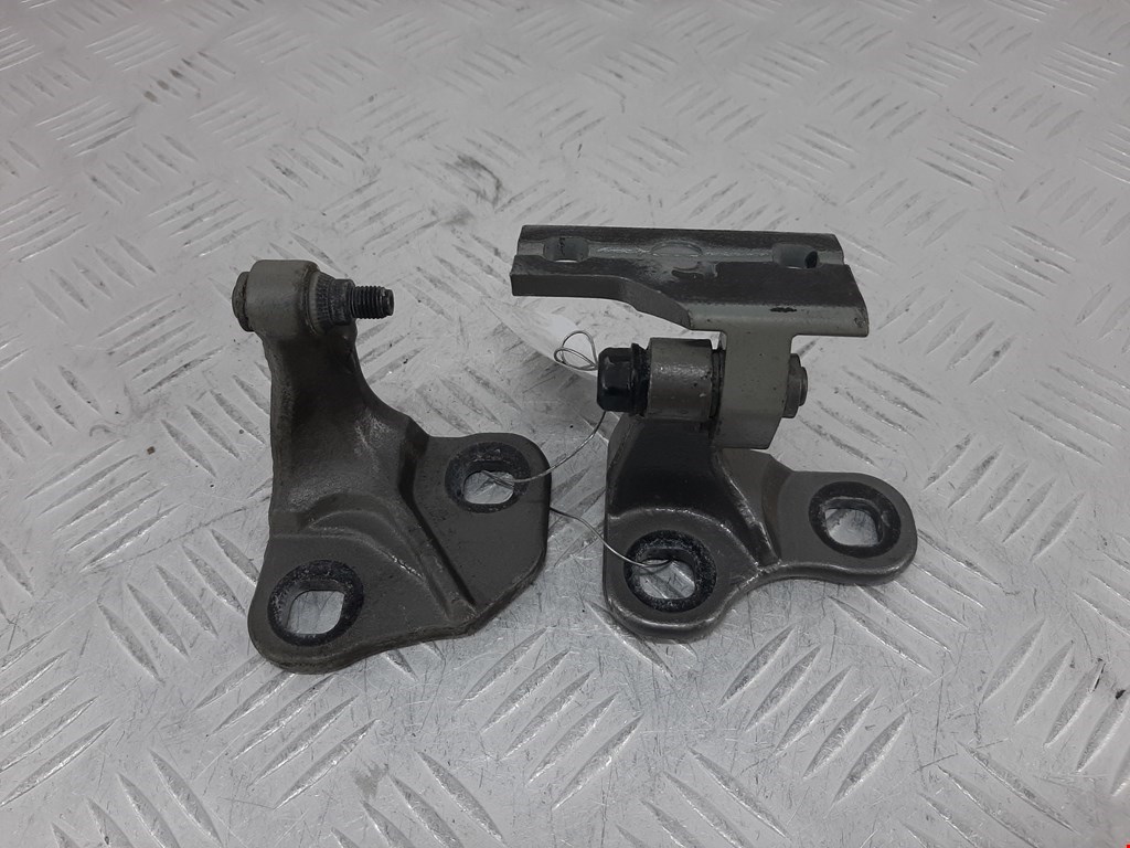 Петля двери передней правой BMW 7-Series (E65/E66) (2001-2008)