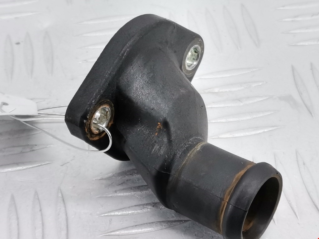 Тройник системы охлаждения AUDI 80 B4 1991-1996