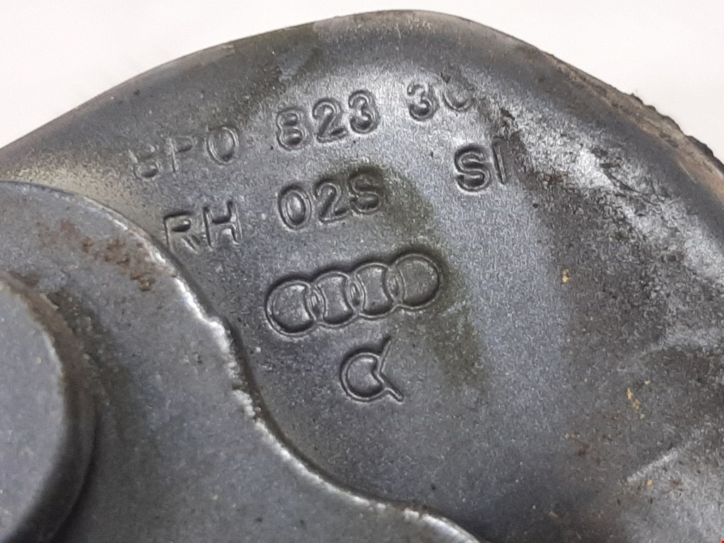 Петля капота левая/правая AUDI A3 8P 2003-2013